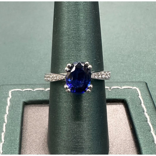Oval sapphire diamond ring