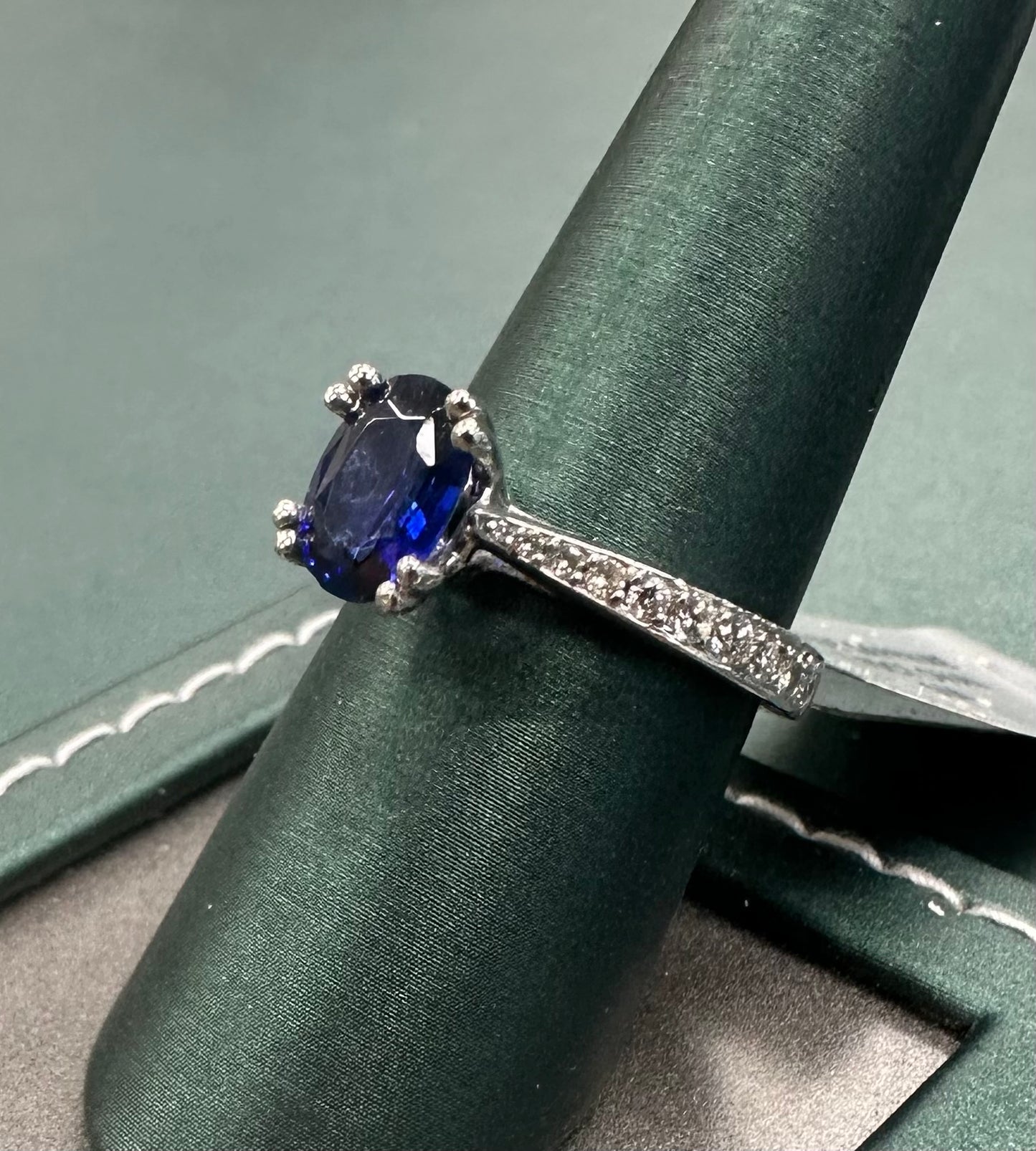 Oval sapphire diamond ring