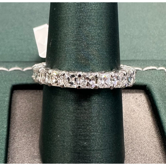 Round Diamond Infinity Ring 3.39 Carats