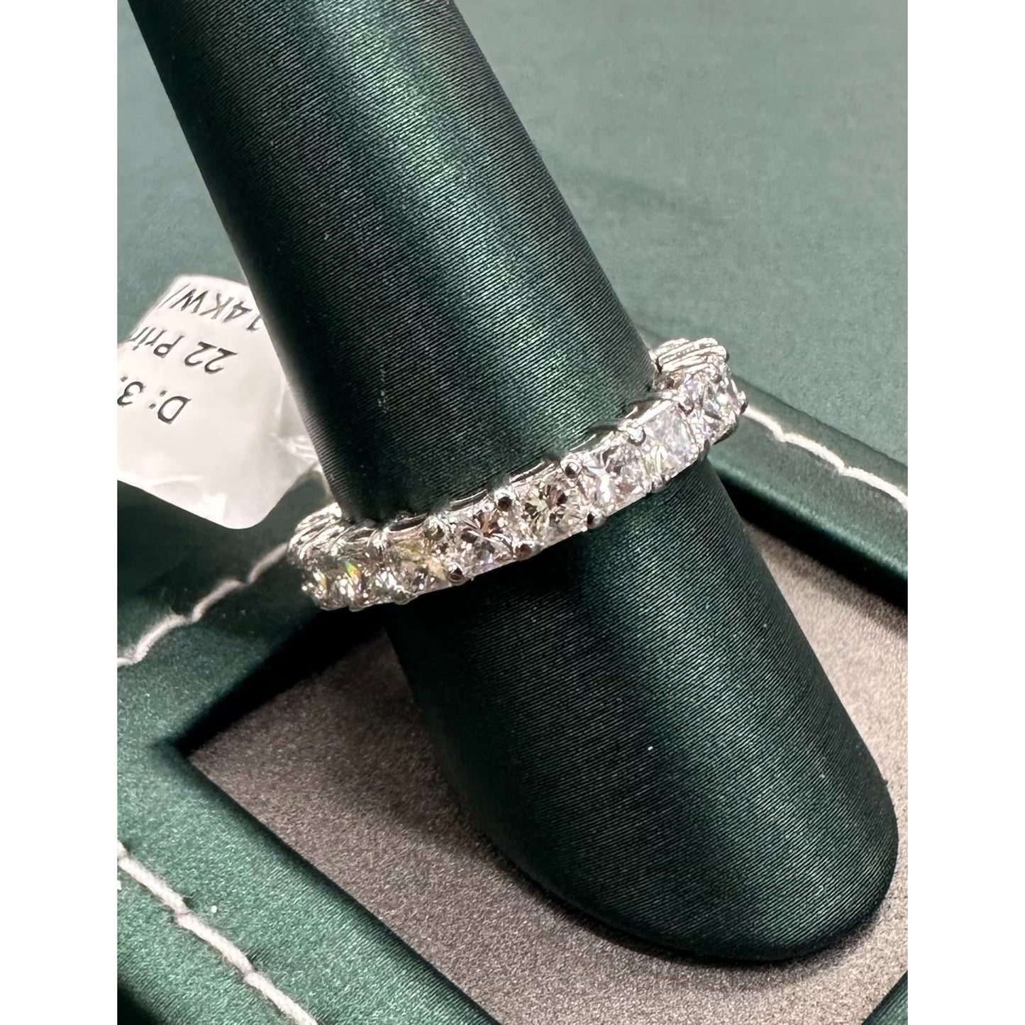 Round Diamond Infinity Ring 3.39 Carats