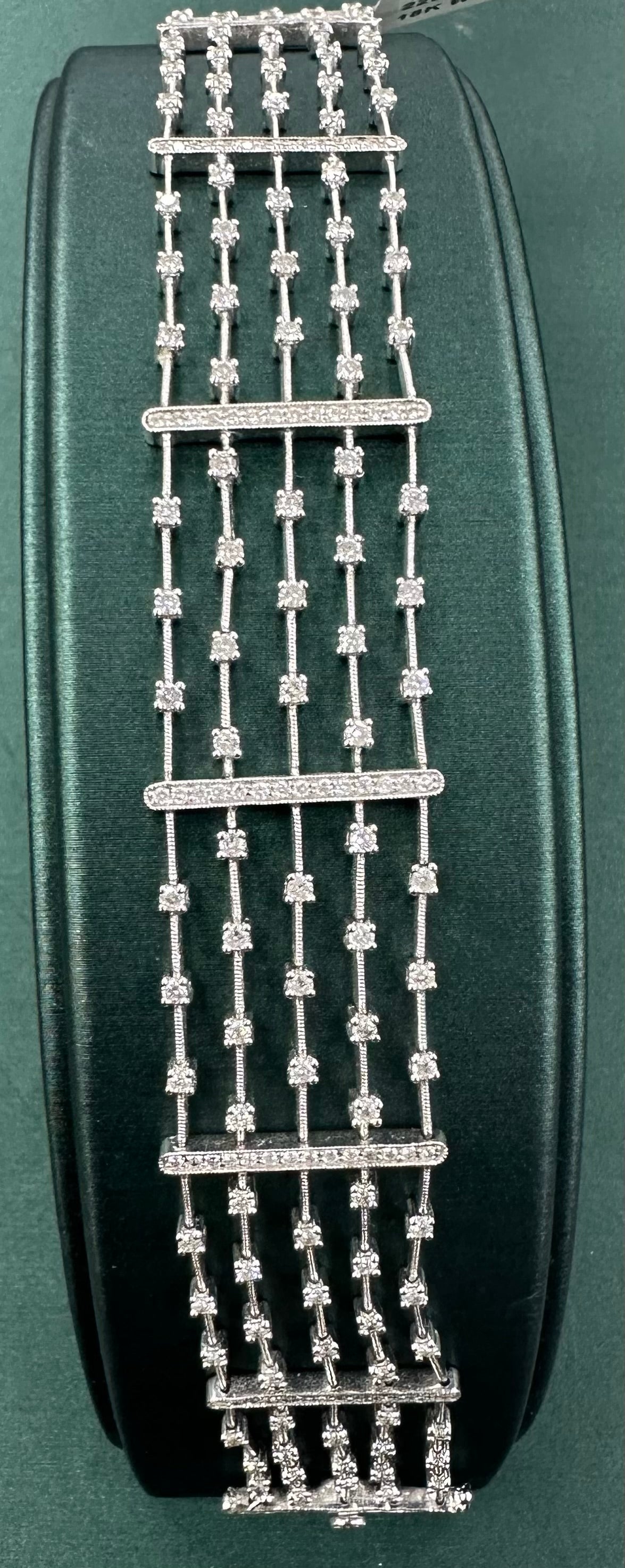 Diamond star pattern bracelet