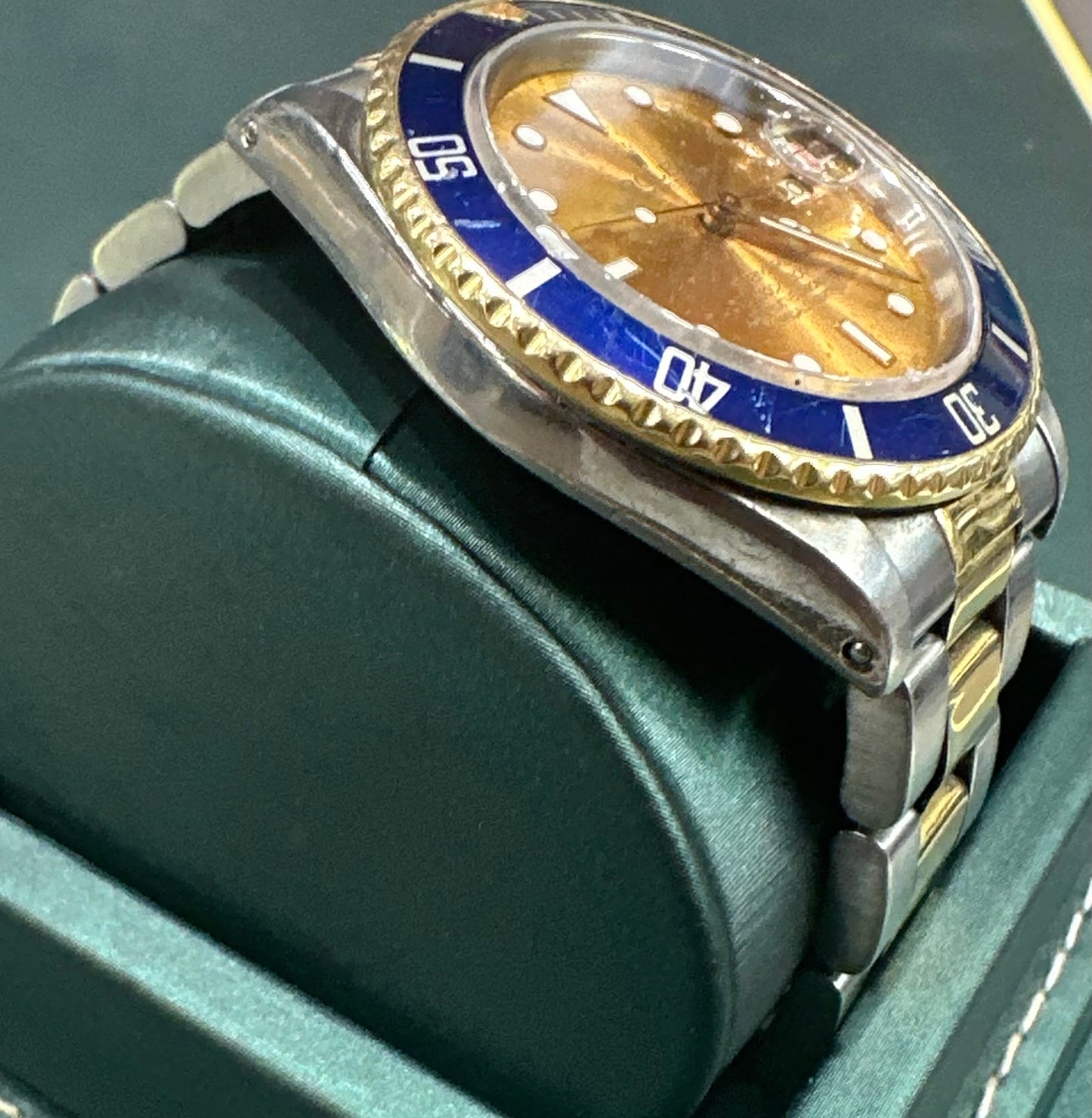 Rolex submariner gold dial edition