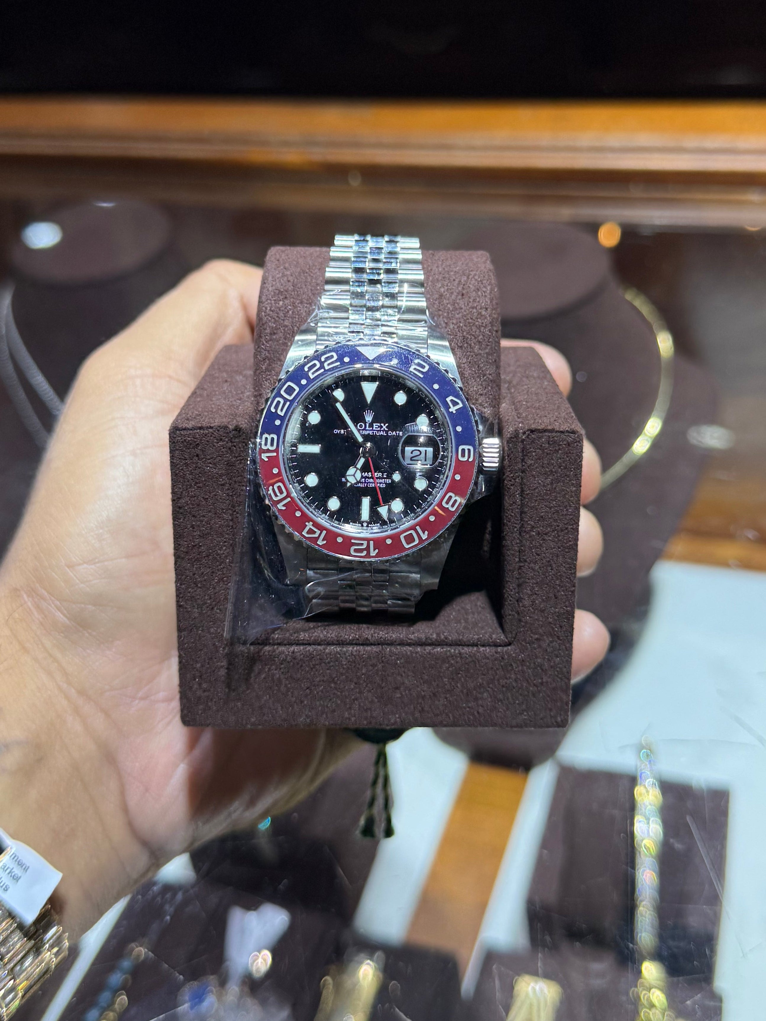 Rolex GMT Master II Pepsi Complete 2022