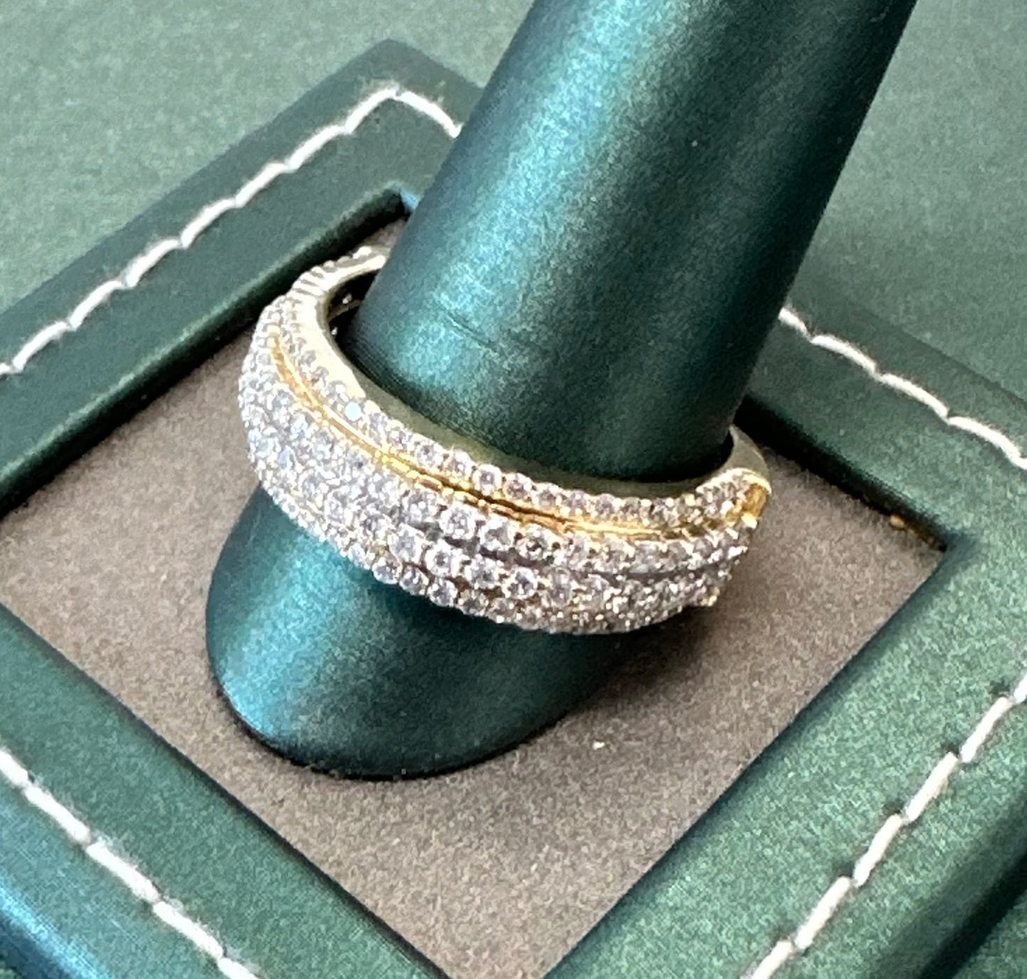 Triple diamond row two tone pinky ring