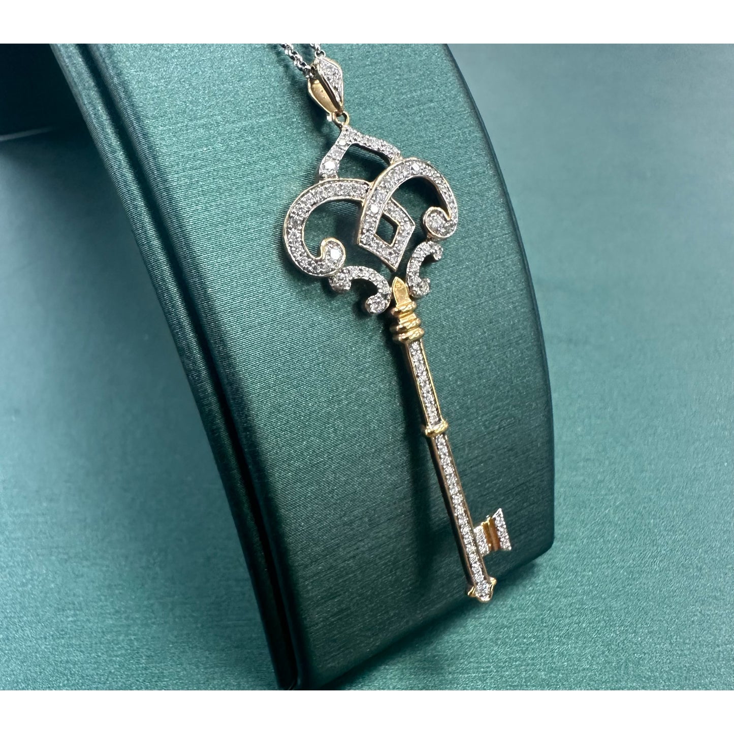 Diamond royal key necklace