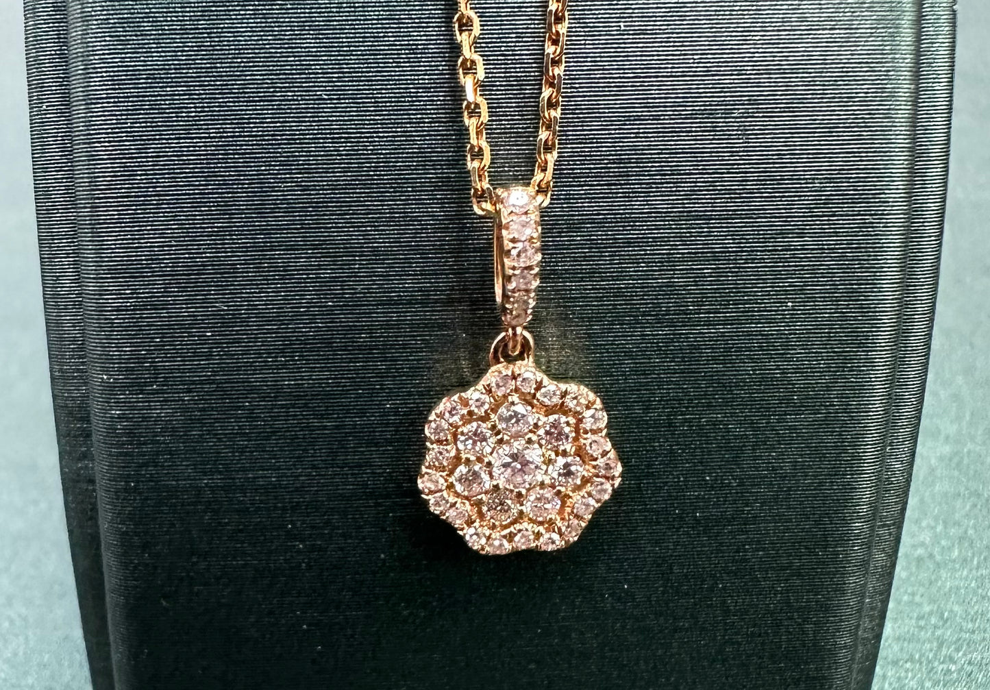 Royal dimaond flower cluster necklace