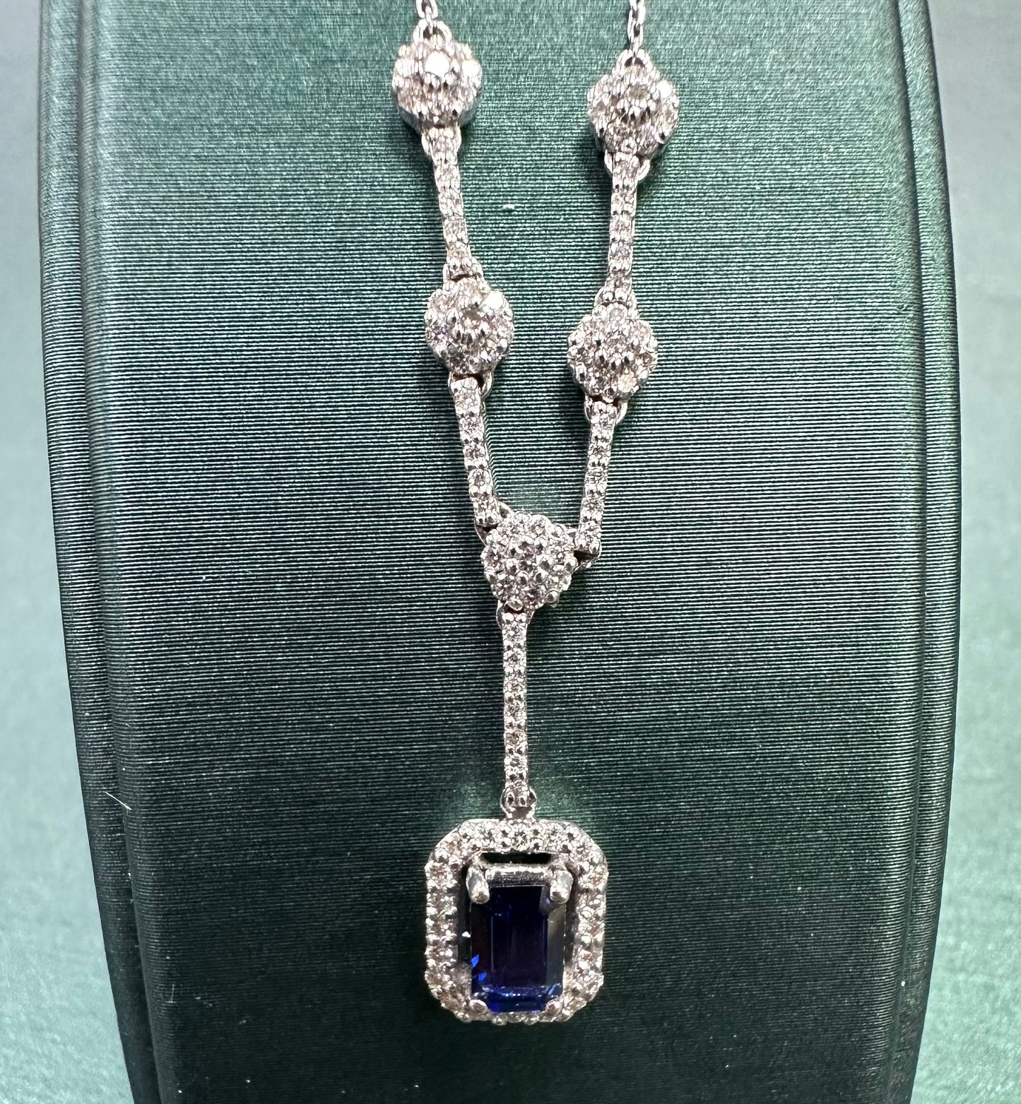 Diamond dangle pope sapphire necklace